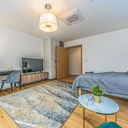 Bh Properties, Apartamenty Teatr Wybrzeze Srodmiescie กดัญสก์ ภายนอก รูปภาพ