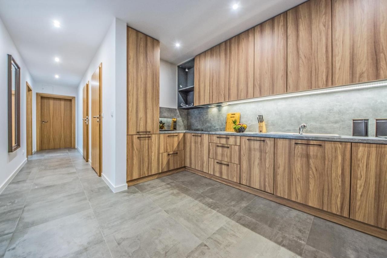 Bh Properties, Apartamenty Teatr Wybrzeze Srodmiescie กดัญสก์ ภายนอก รูปภาพ