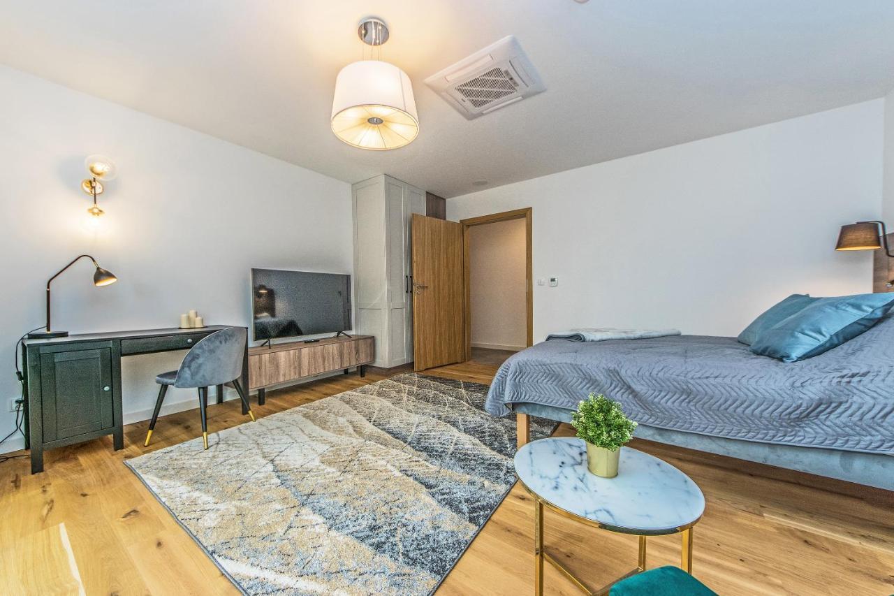 Bh Properties, Apartamenty Teatr Wybrzeze Srodmiescie กดัญสก์ ภายนอก รูปภาพ