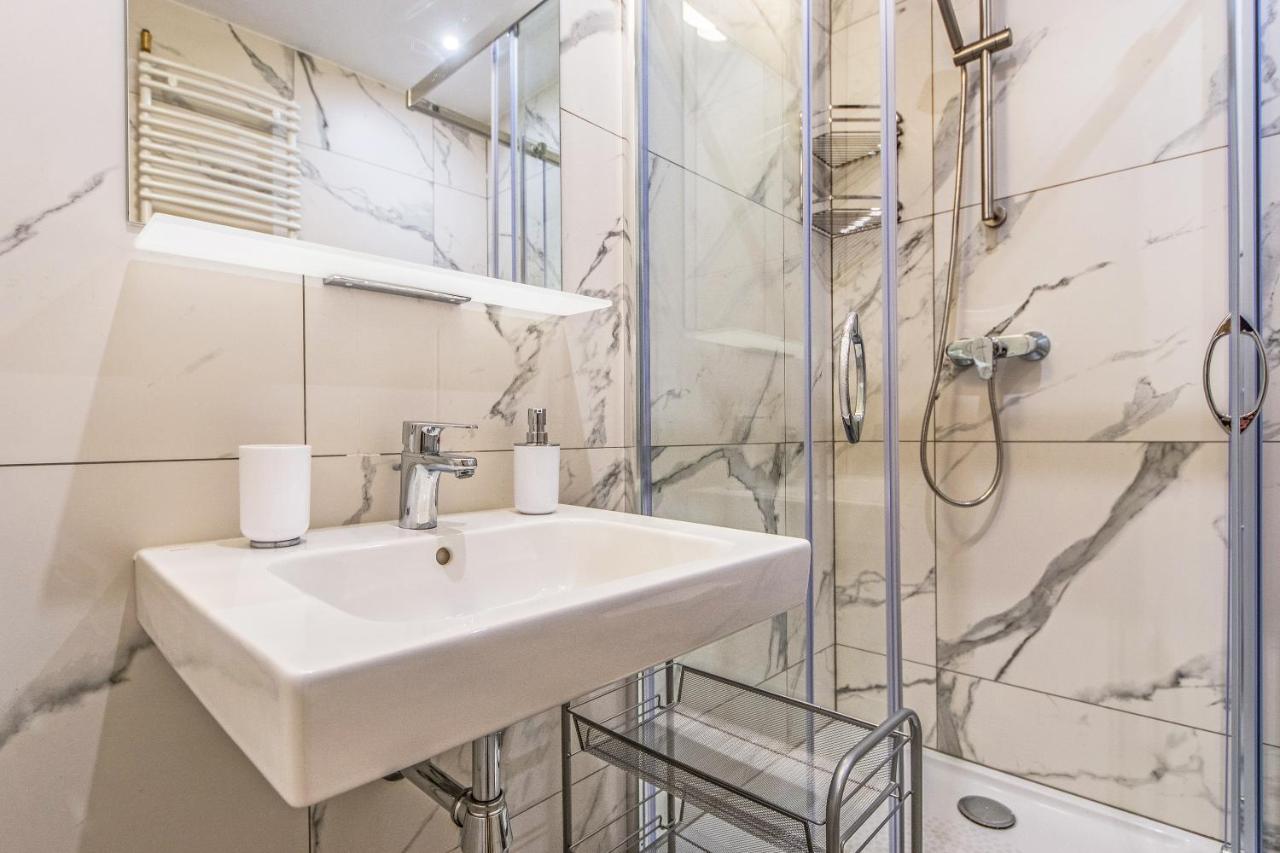 Bh Properties, Apartamenty Teatr Wybrzeze Srodmiescie กดัญสก์ ภายนอก รูปภาพ