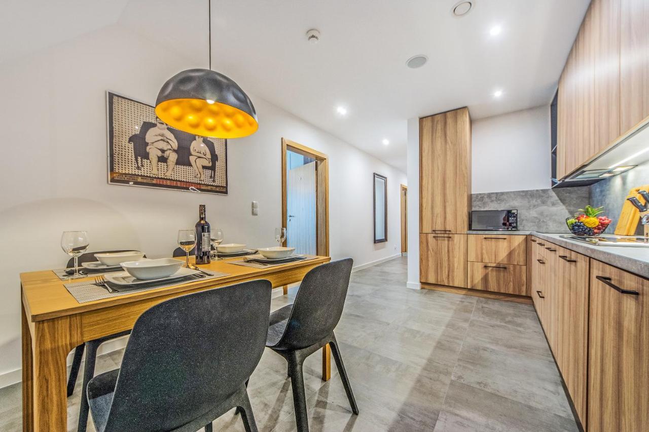 Bh Properties, Apartamenty Teatr Wybrzeze Srodmiescie กดัญสก์ ภายนอก รูปภาพ