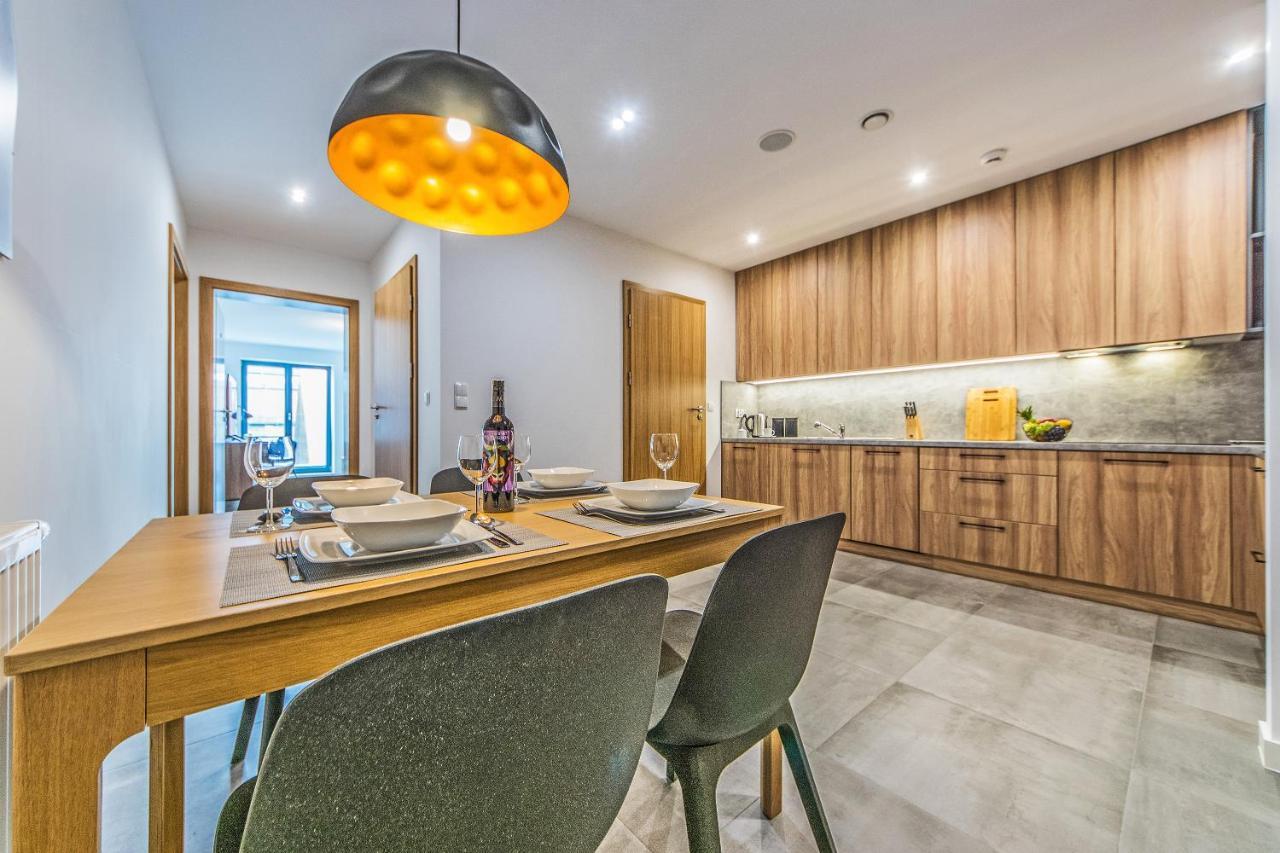 Bh Properties, Apartamenty Teatr Wybrzeze Srodmiescie กดัญสก์ ภายนอก รูปภาพ